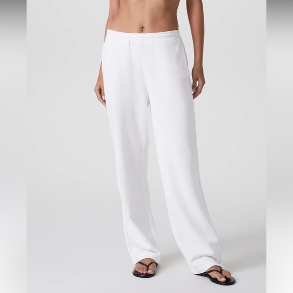 Vuori Women's Sedona Straight Leg Sweatpant White Track Pants size medium - Picture 3 of 13